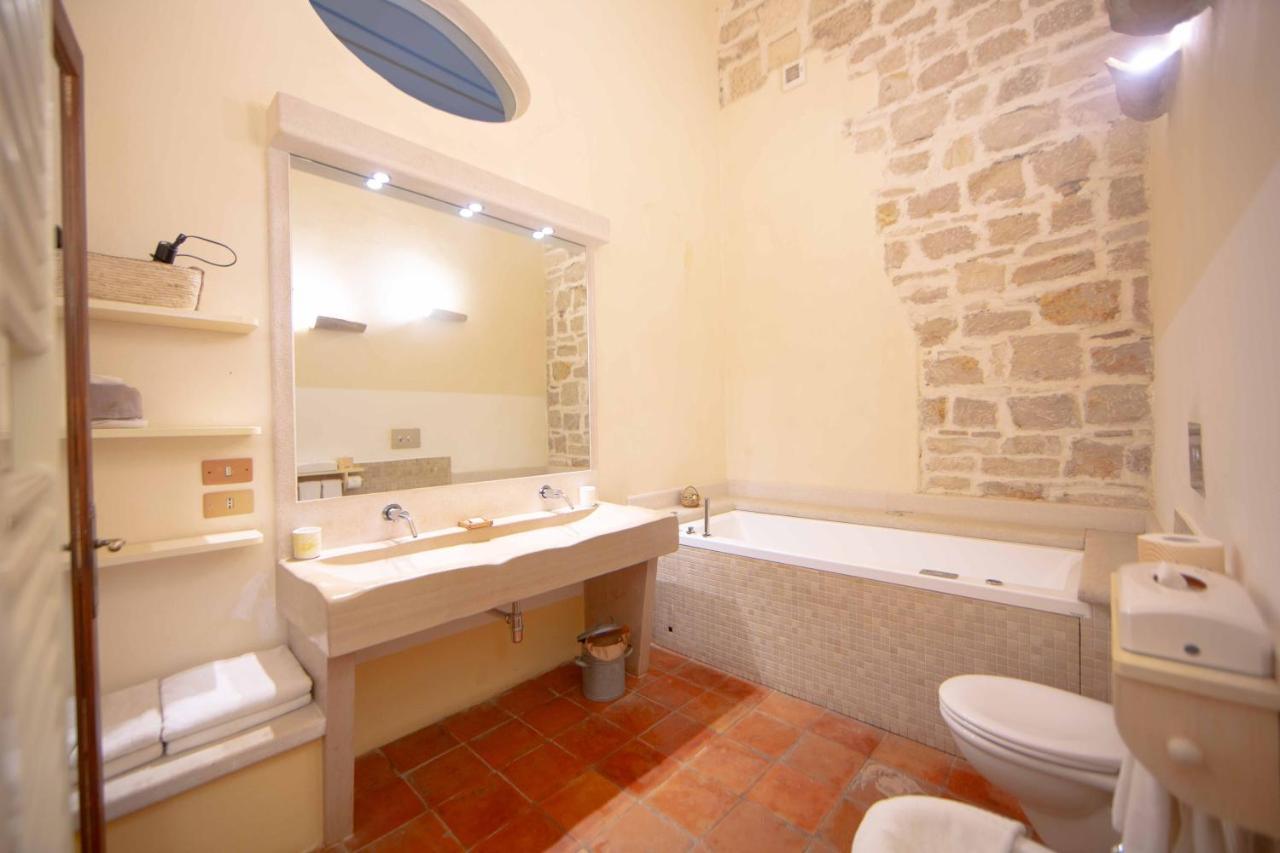 Di Luna Biomasseria Farm stay *